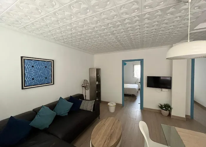 Modernized 3-bedroom Flat 500m To The *