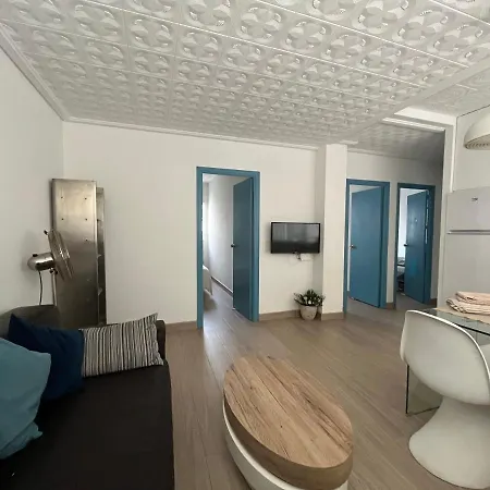 Modernized 3-bedroom Flat 500m To The Valenza